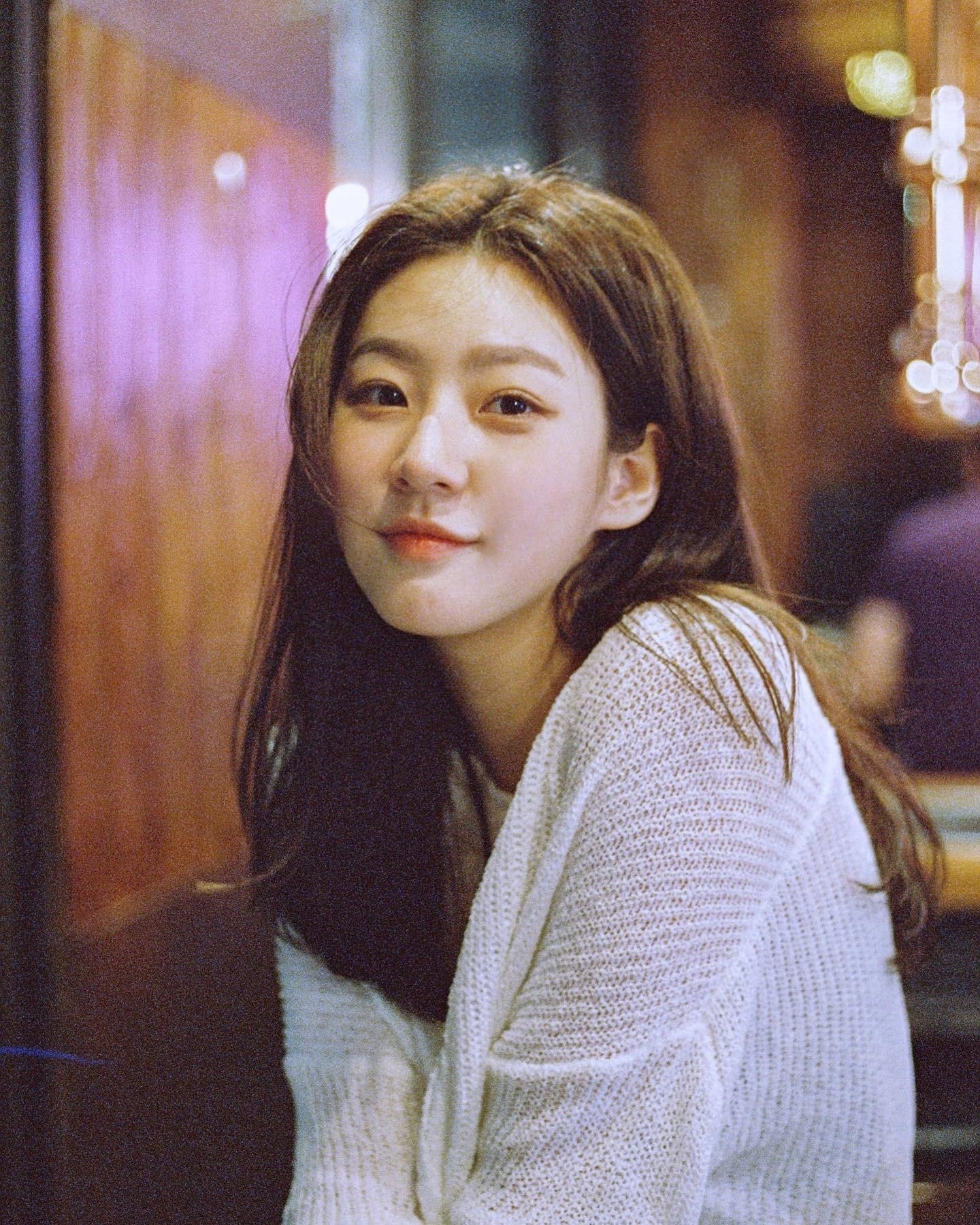 Thảm cảnh của Kim Sae Ron: Sốt 40 độ vẫn phải đóng phim nuôi cả nhà, tuổi thơ khốn khổ vì bạo lực học đường- Ảnh 1. Thảm cảnh của Kim Sae Ron: Sốt 40 độ vẫn phải đóng phim nuôi cả nhà, tuổi thơ khốn khổ vì bạo lực học đường- Ảnh 1.