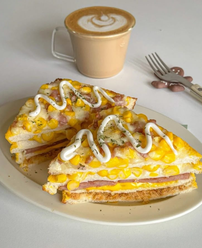 Cheesy Ham & Sweet Corn Toast Bake